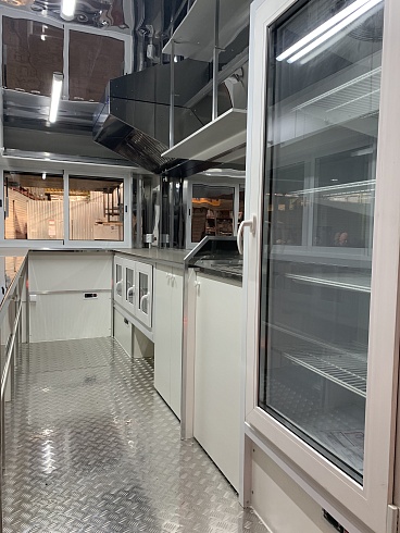 Торговый прицеп 212160 Люкс